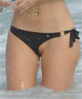 Maria Menounos Bikini Candids Pussy Slip garderobe storing In Miami