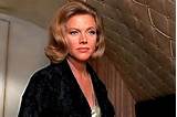 Honor Blackman speelde de Bond Girl Pussy Galore In Goldfinger ze