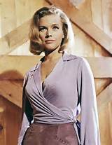 13 van 15 Honor Blackman als Pussy Galore In Goldfinger 1964 Blackman