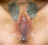 Grote schaamlippen Big Pussy Lips vlezige kut Piercing Tattoo Pussy