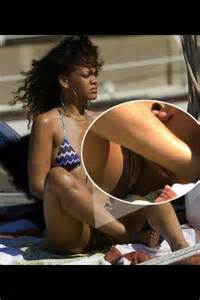 Rihanna Pussy close-up van geen Panty alle dik