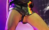 Rihanna S Outfits In Concert Toon haar hele kutje naakt Vagina