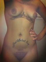 Rihanna Full Frontal naakt tonen zacht behaarde Pubes en Topless In