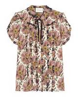 Gucci Pussy Bow gegolfde bloemen Print zijden Shirt In roze antieke roos