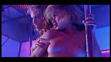 Elizabeth Berkley toont Pussy Showgirls