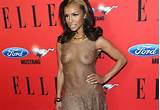 Melody Thornton Pussycat Dolls lid Topless op rode loper