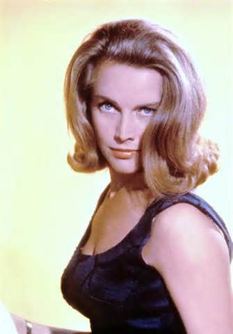 Honor BLACKMAN is een actrice Engelse N E 22 augustus 1925 T